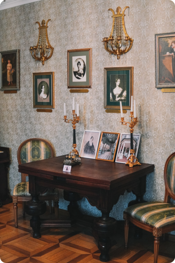 photo_5199894559008608944_y