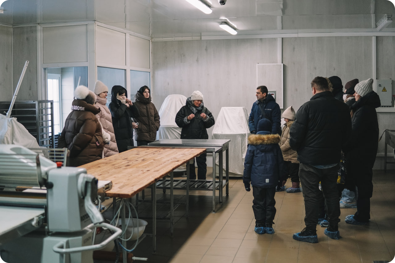 photo_5199894559008608944_y