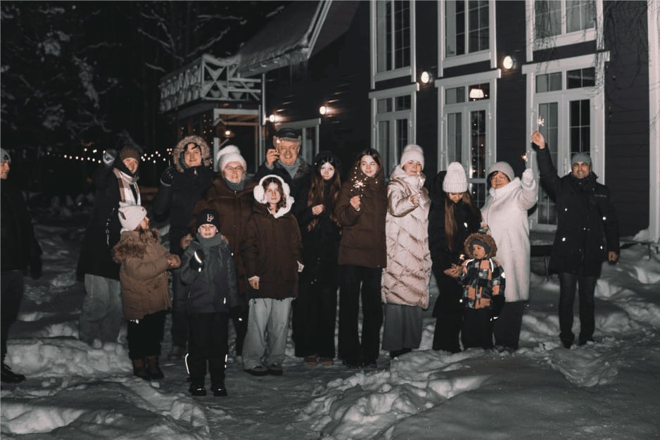 photo_5199894559008608944_y